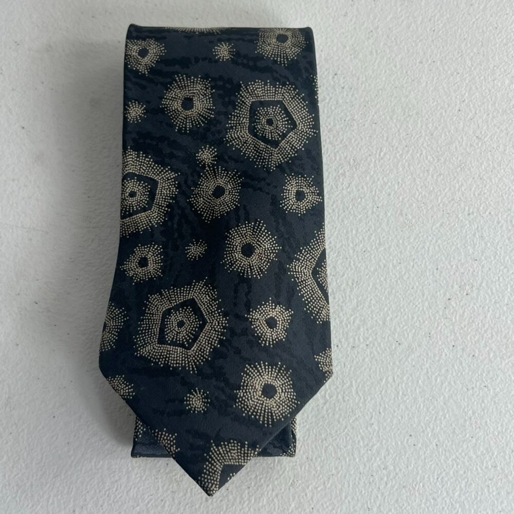 Giorgio Armani Necktie Men's 100% Pure Silk Black Burst Circles Geometric